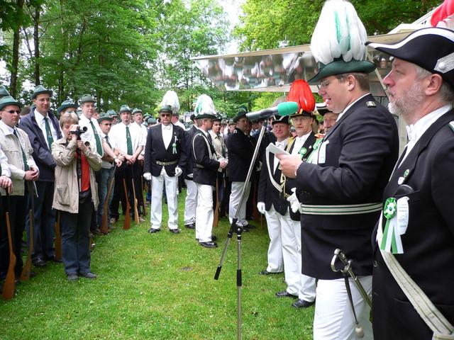 05c_mo 22 Vogelst.jpg - Statutenverlesung durch "Spieß" Björn Große Frericks.